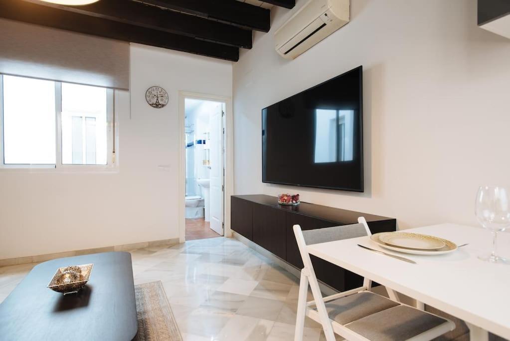 Ad2B Apartment, 300M From Cathedral With 2Br Sevilla Exterior foto