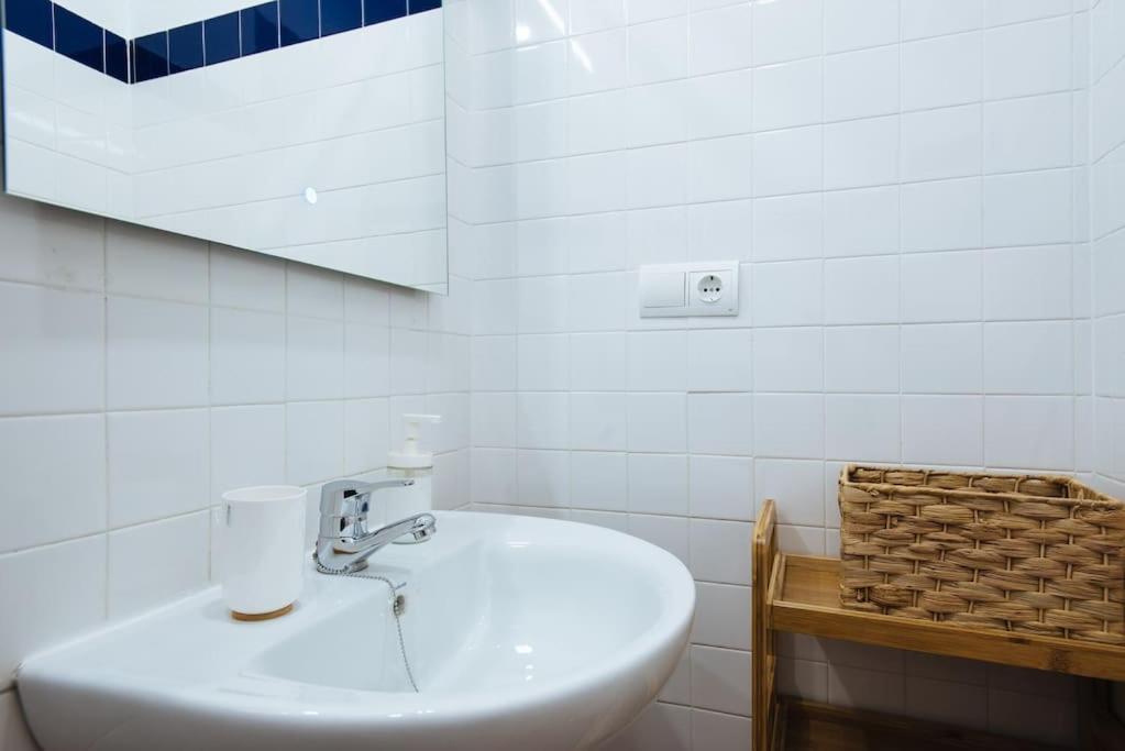 Ad2B Apartment, 300M From Cathedral With 2Br Sevilla Exterior foto